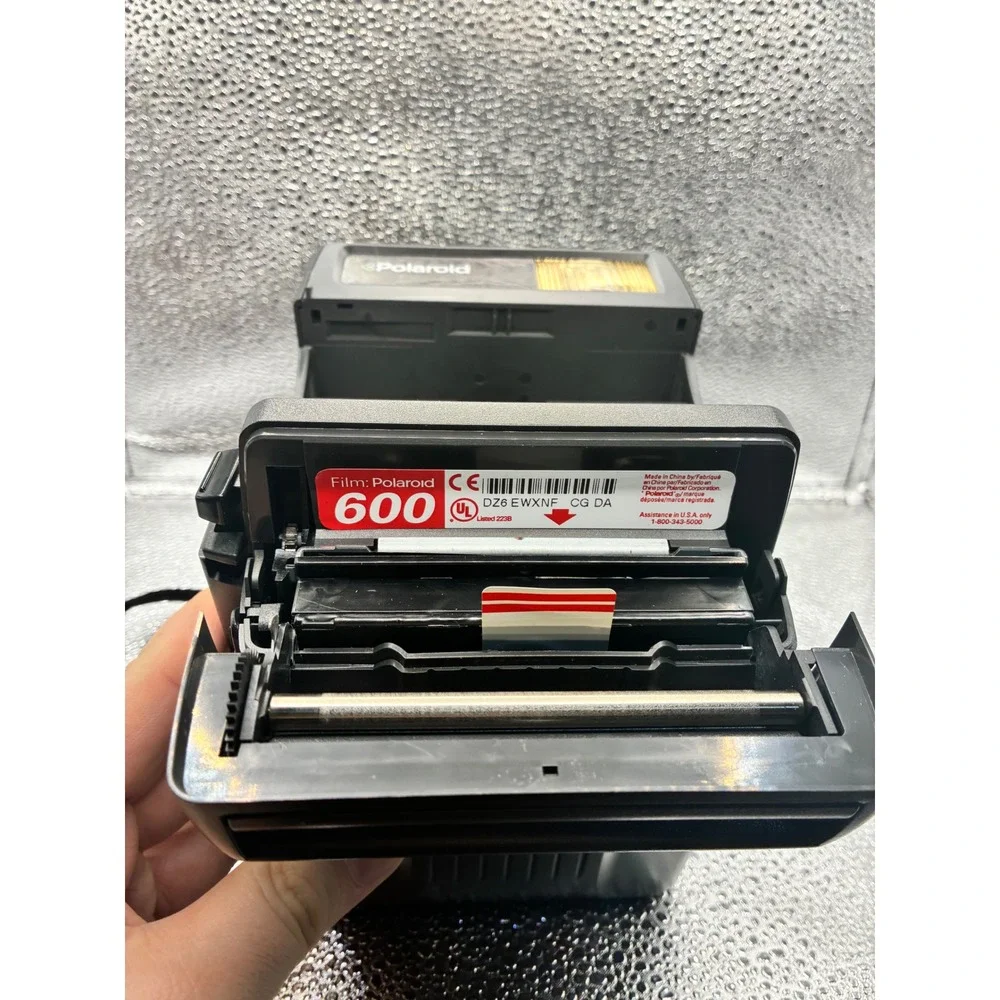 Polaroid OneStep 600 Instant Film Camera Black Vintage Retro Built-in Flash